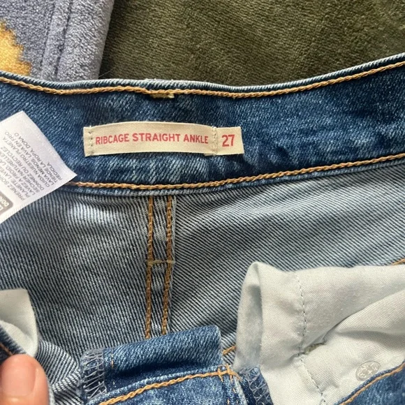 Levi’s ribcage straight blue jeans - Picture 3 of 3